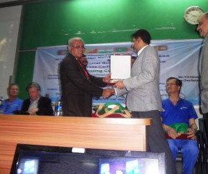 Felicitated by Bangladesh Neurosurgical Society (BNS)
Receiving Award from the President of BNS.